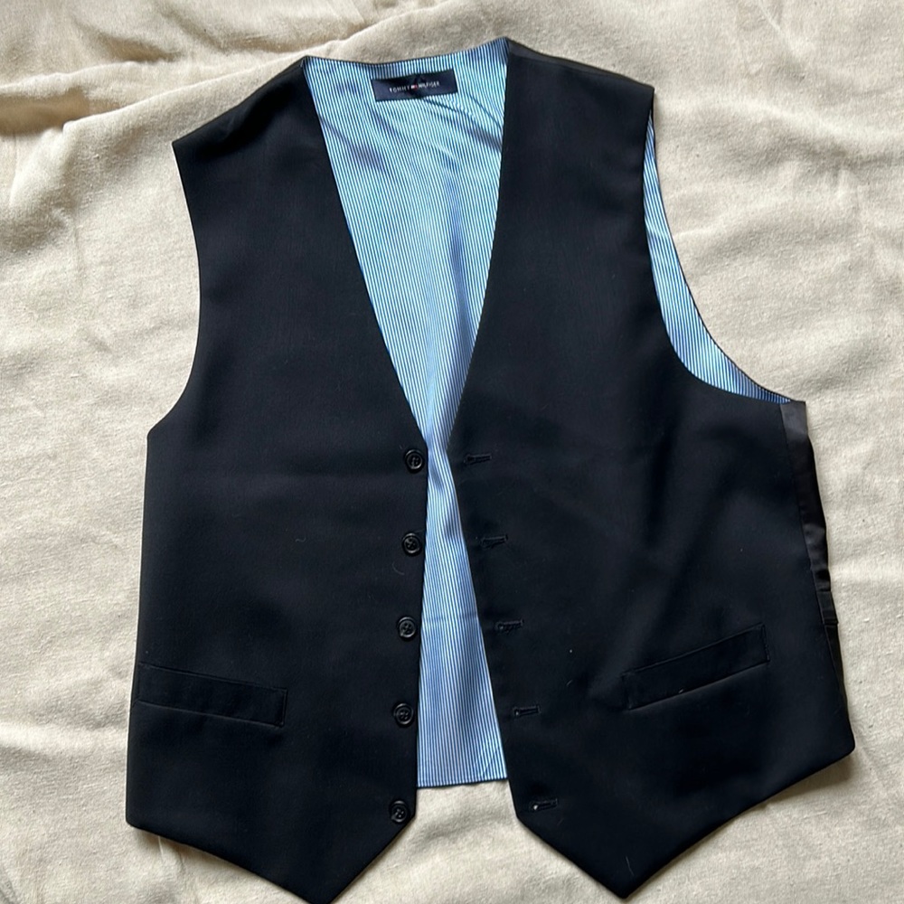 Tommy Hilfiger black two pocket 5 button vest like new 100% wool